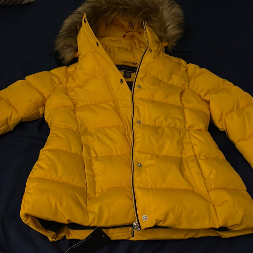 Timmy Hilfiger small yellow puffer coat “Brand New”